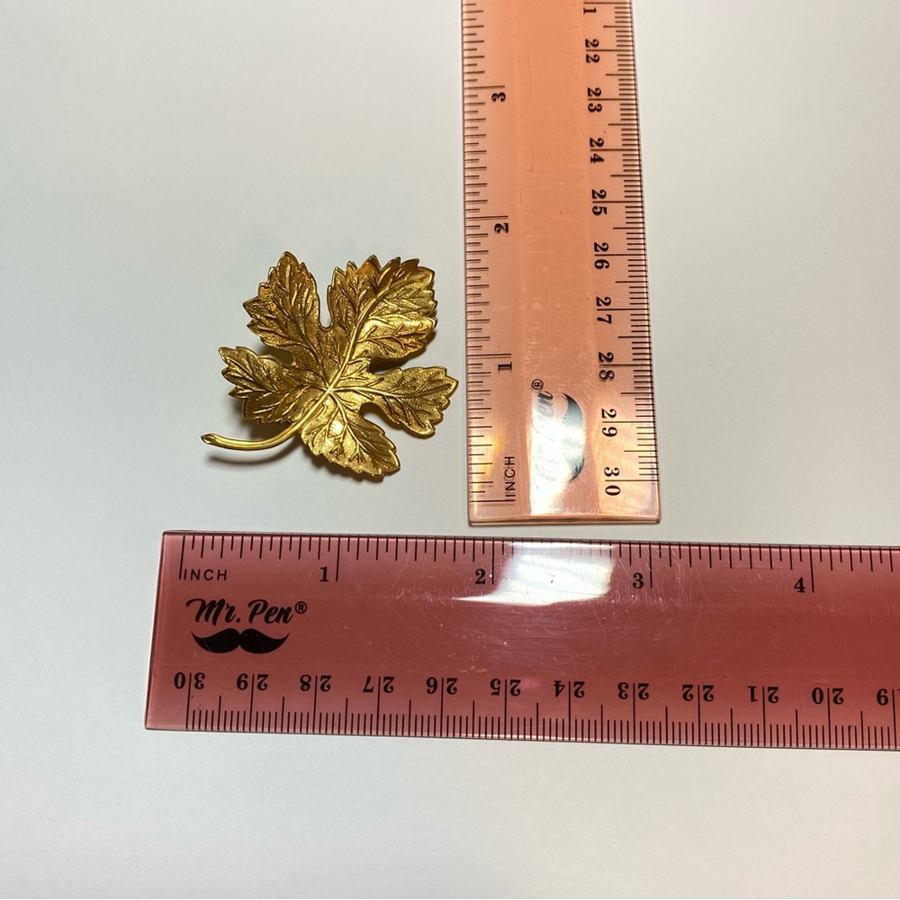 Leaf Brooch Pin - Picture 4 of 4